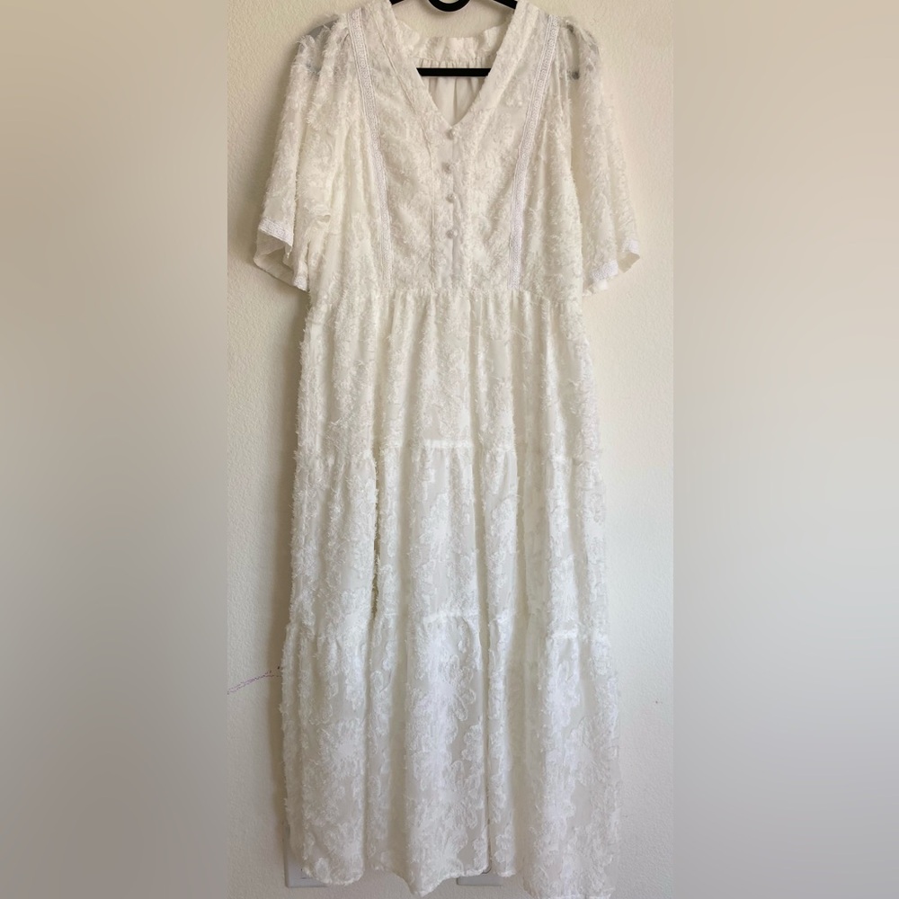 White dress, amorous feelings, feathered printing